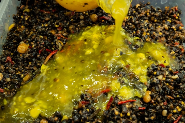 My-Baits Liquid Food Essential Yellow Trigger 500ml